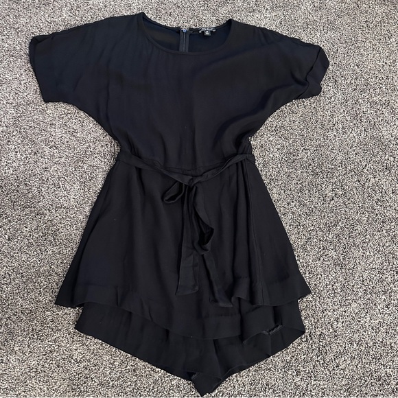 Lucky Brand Black Skort Romper Size M Short Sleeve Tie Waist Back Zip Soft Flowy - Picture 1 of 11